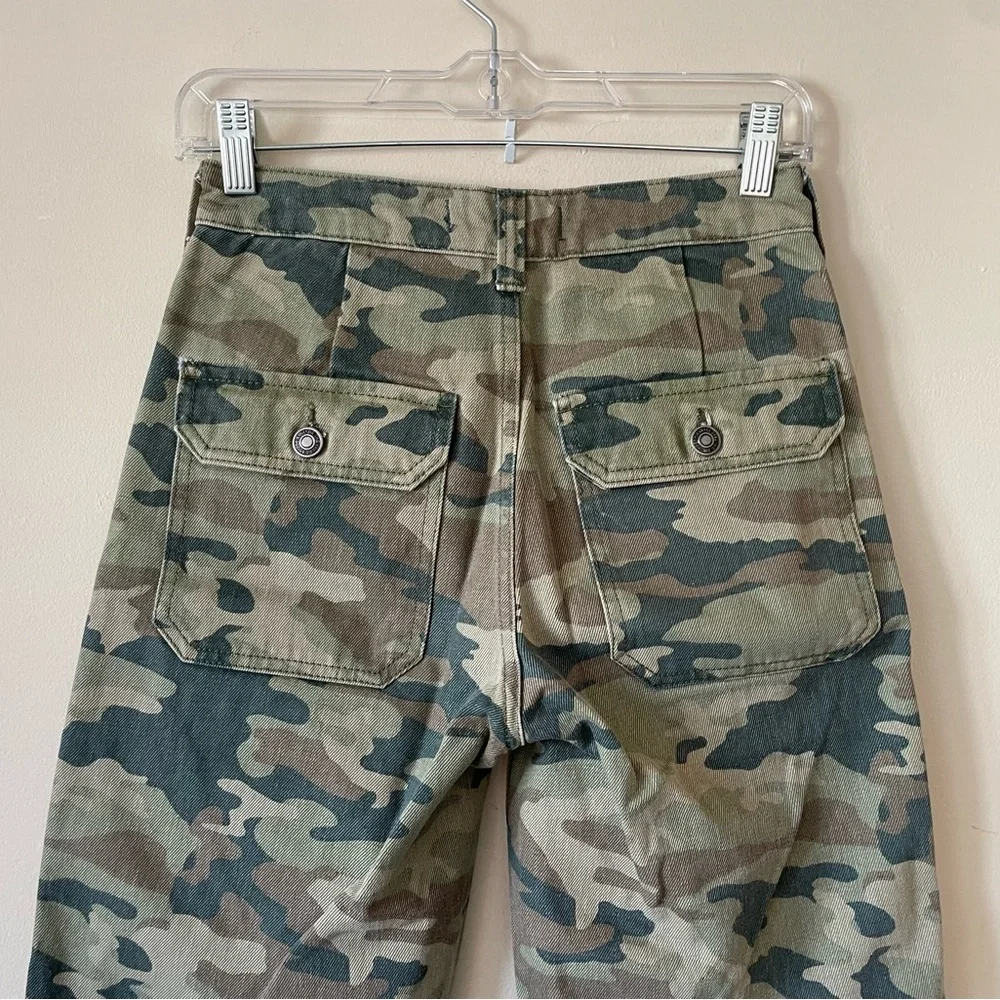 Free People NWOT Remy Camo High Waisted Wide Leg Cropeped Jeans Size 25 - Picture 7 of 10